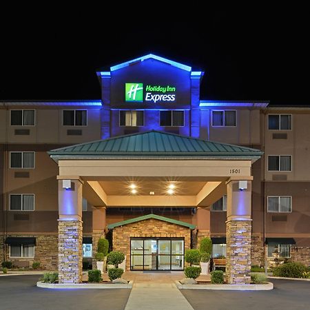 Clarion Pointe Medford Hotel Eksteriør billede