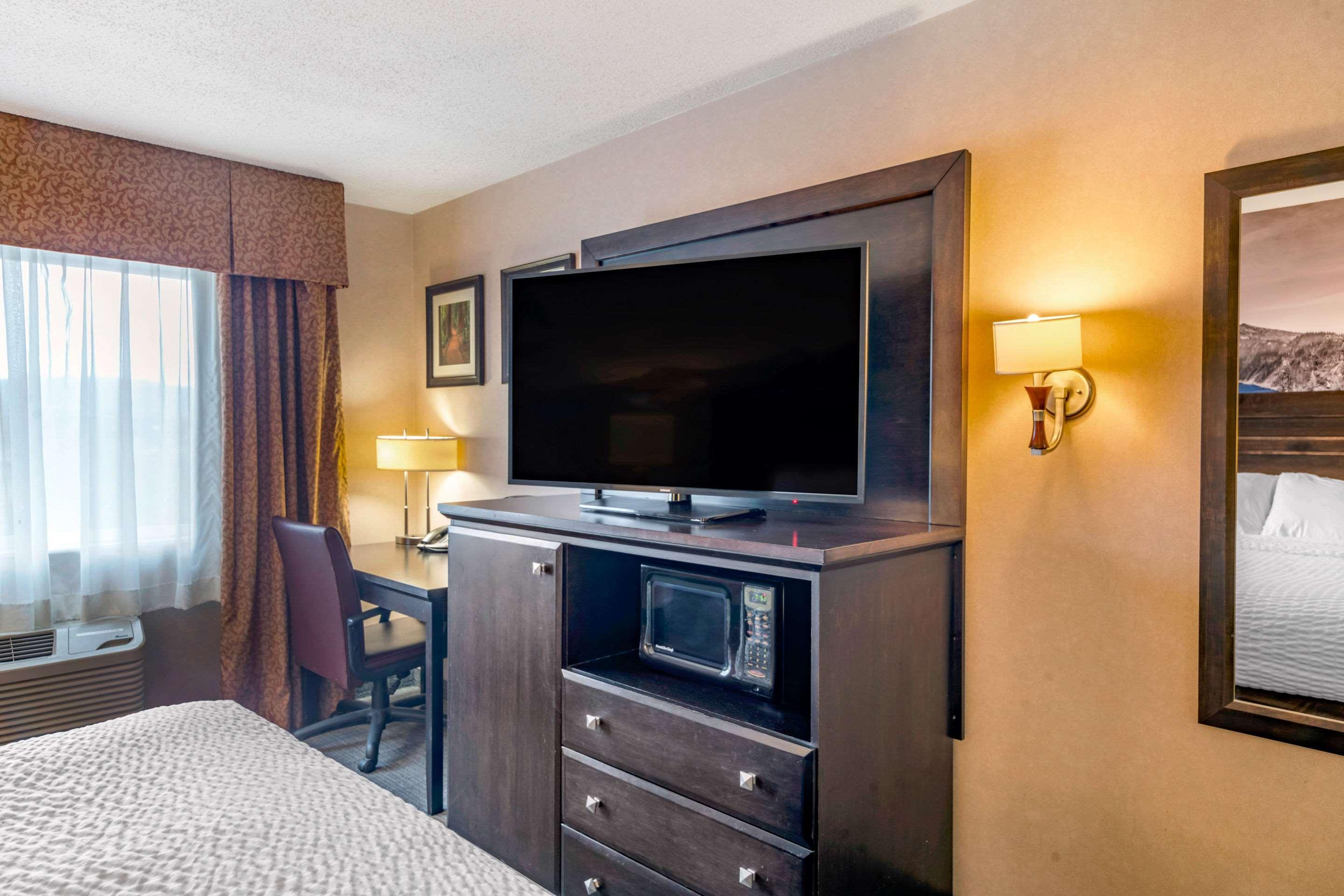 Clarion Pointe Medford Hotel Eksteriør billede
