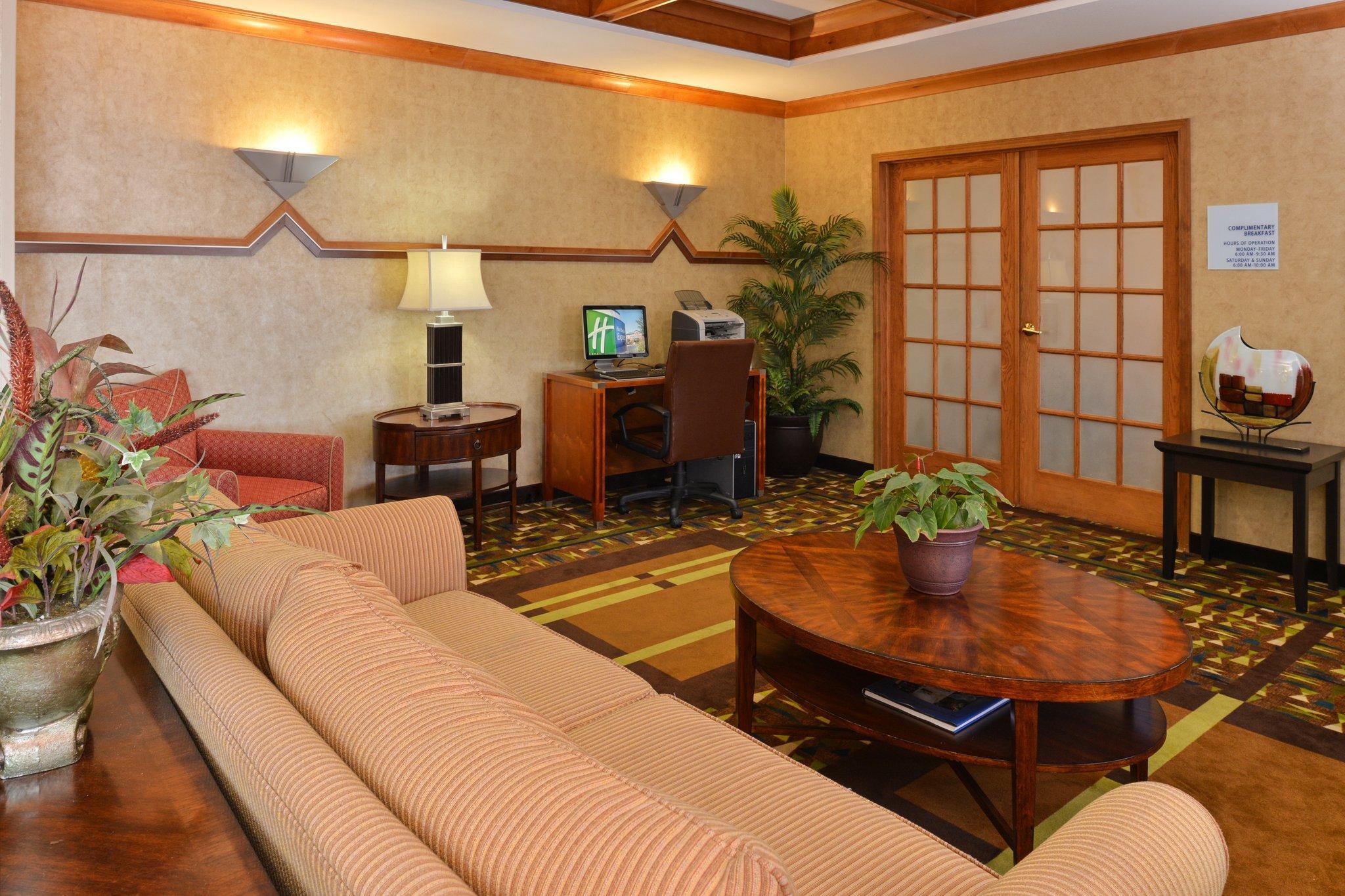 Clarion Pointe Medford Hotel Eksteriør billede
