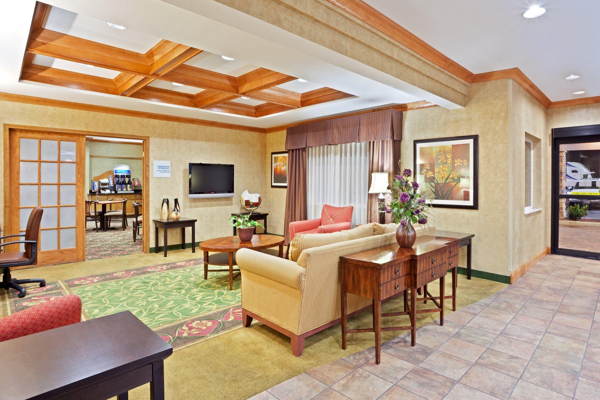 Clarion Pointe Medford Hotel Eksteriør billede