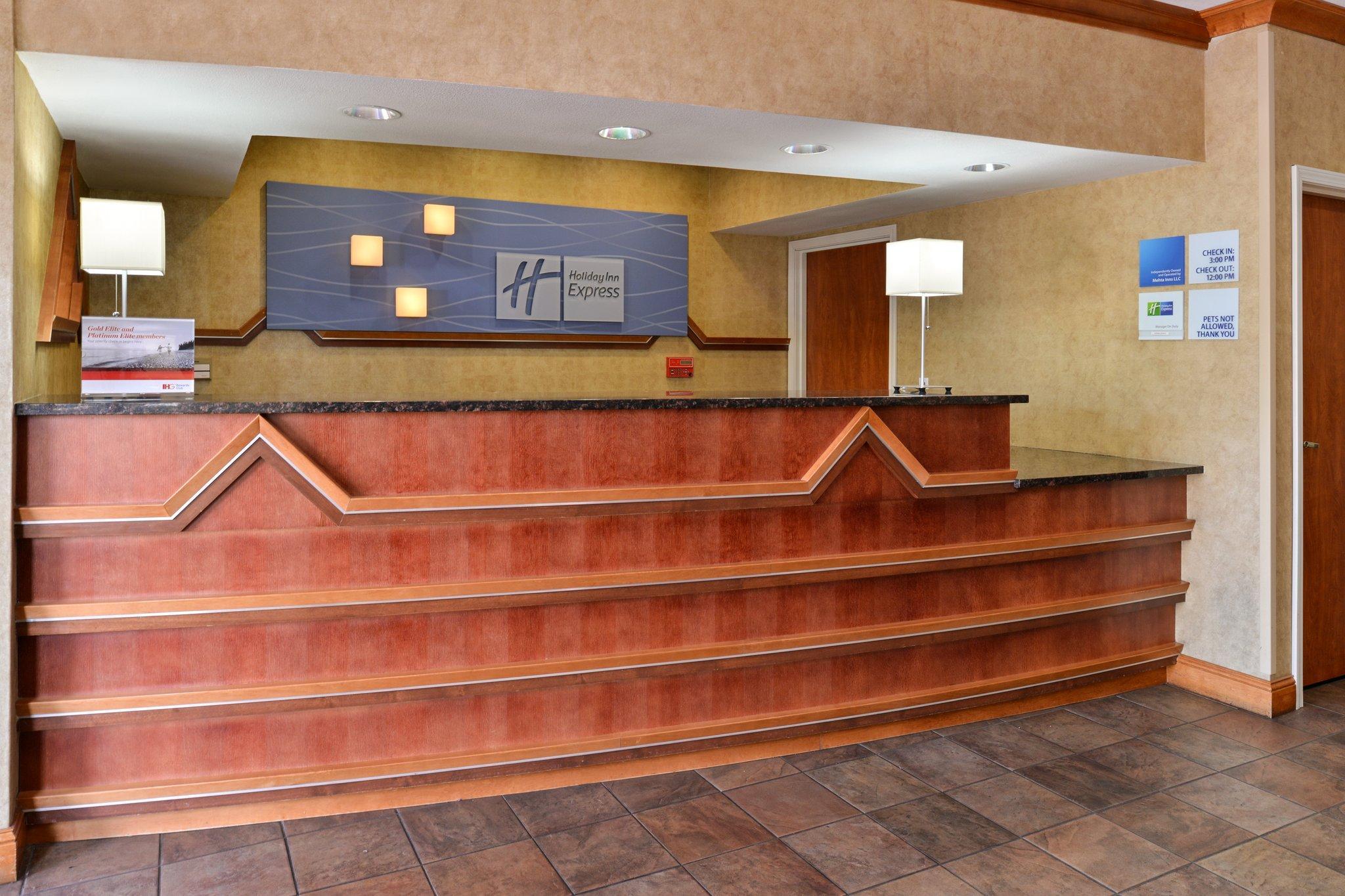 Clarion Pointe Medford Hotel Eksteriør billede