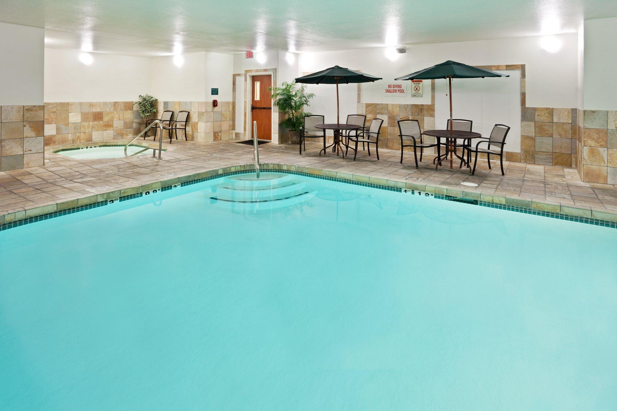 Clarion Pointe Medford Hotel Eksteriør billede